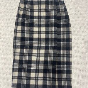 Chic Plaid Pencil Skirt